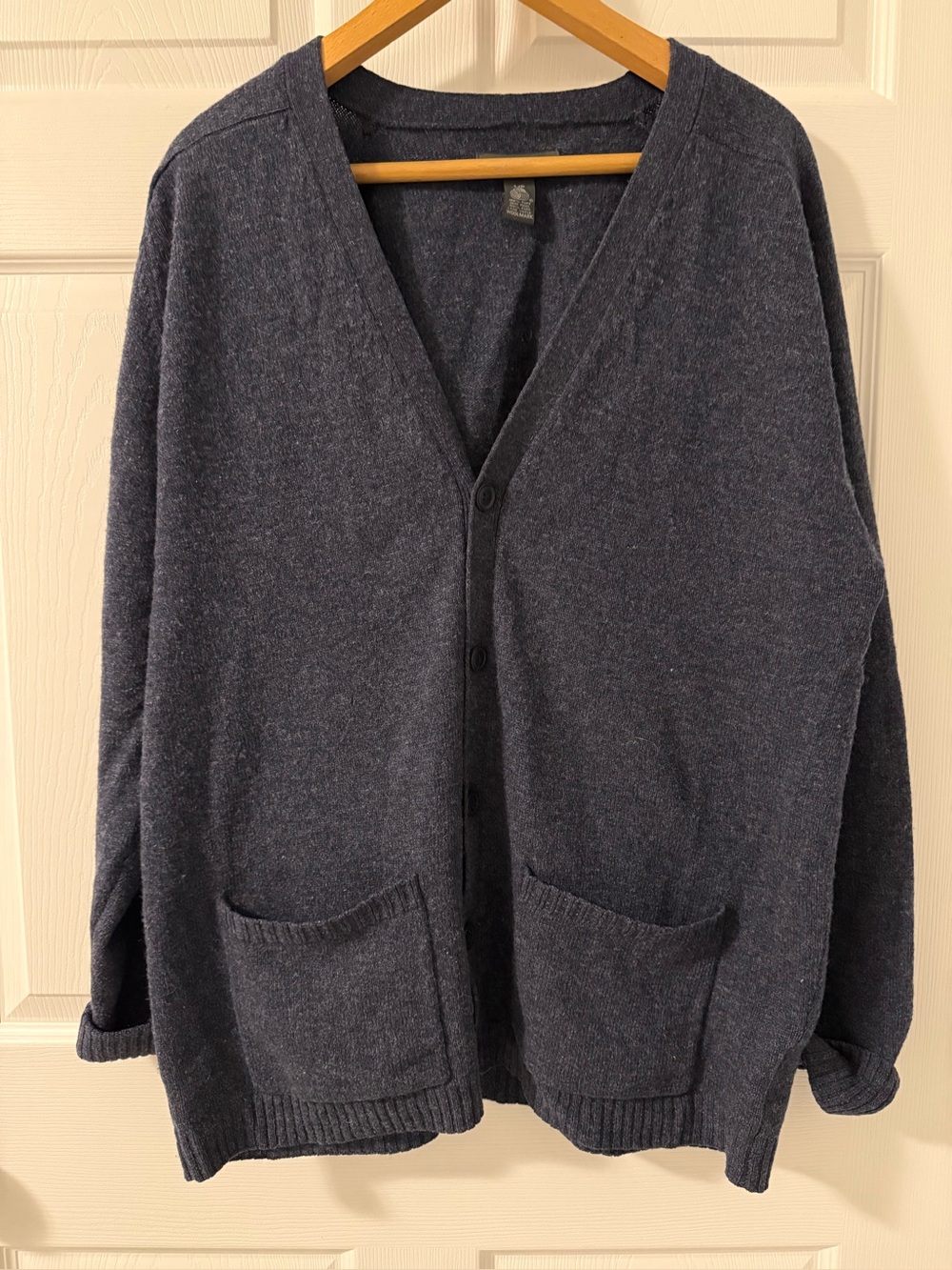 Mantles 100% Pure New Wool Cardigan Sweater L Dark Navy Charcoal